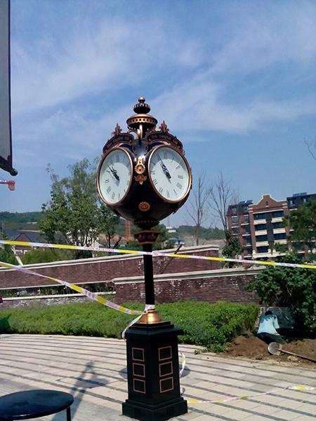 Three-sided post clocks